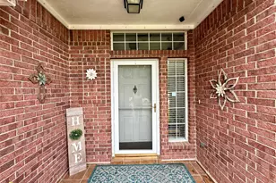 1658 Glenmore Dr, Lewisville, TX 75077 - Photo 2