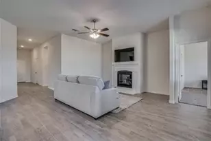 10423 Fountain Gate St, Aubrey, TX 76227 - Photo 4