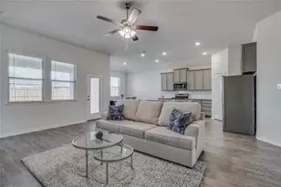 10423 Fountain Gate St, Aubrey, TX 76227 - Photo 6