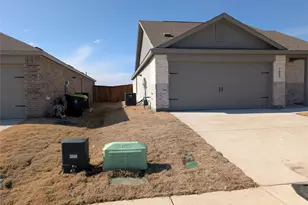 7803 Bent Gale Rd, Pilot Point, TX 76258 - Photo 2