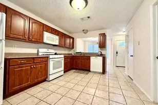 1720 Circle Creek Dr, Lewisville, TX 75067 - Photo 10