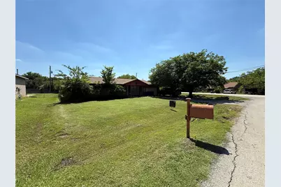 300 Linda Street, Roanoke, TX 76262 - Photo 2