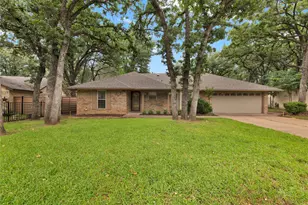 1104 Woodridge Dr, Azle, TX 76020 - Photo 2