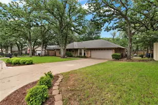 1104 Woodridge Dr, Azle, TX 76020 - Photo 1