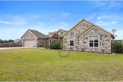 300 Delatorre Street, Trenton, TX 75490 - Photo 2