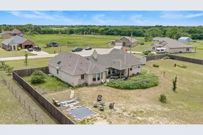300 Delatorre Street, Trenton, TX 75490 - Photo 38