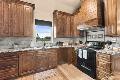 300 Delatorre Street, Trenton, TX 75490 - Photo 12