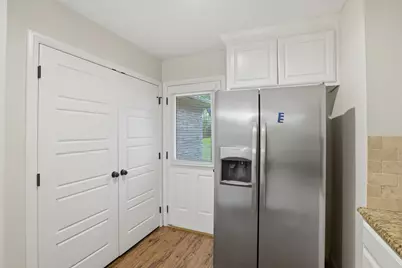 921 W Day Street, Denison, TX 75020 - Photo 6