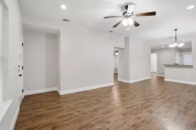 921 W Day Street, Denison, TX 75020 - Photo 2
