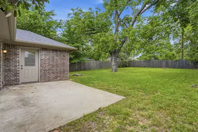 921 W Day Street, Denison, TX 75020 - Photo 24