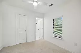 806 N Ruddell St, Denton, TX 76209 - Photo 8