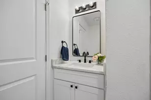 806 N Ruddell St, Denton, TX 76209 - Photo 24