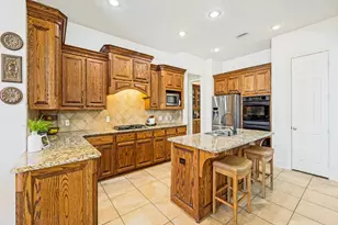 11618 Frontier Dr, Frisco, TX 75033 - Photo 10