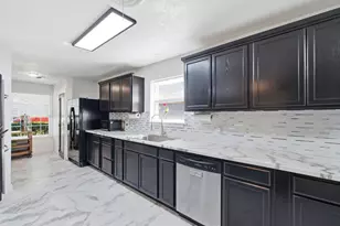 1001 NW 11th St, Mineral Wells, TX 76067 - Photo 8
