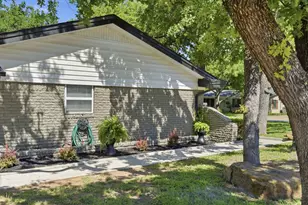 1001 NW 11th St, Mineral Wells, TX 76067 - Photo 2