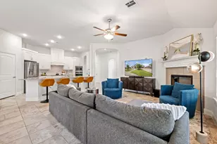 605 Roscoe Dr, Midlothian, TX 76065 - Photo 2