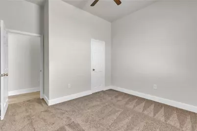 407 Henderson Street, Bonham, TX 75418 - Photo 12