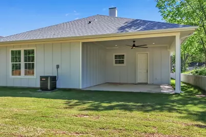 407 Henderson Street, Bonham, TX 75418 - Photo 26