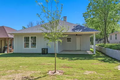407 Henderson Street, Bonham, TX 75418 - Photo 24