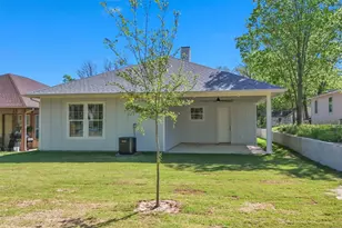 407 Henderson St, Bonham, TX 75418 - Photo 24