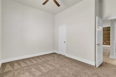 407 Henderson Street, Bonham, TX 75418 - Photo 10