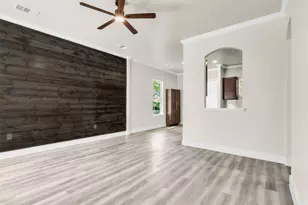 407 Henderson St, Bonham, TX 75418 - Photo 6