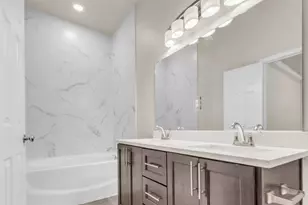 407 Henderson St, Bonham, TX 75418 - Photo 20