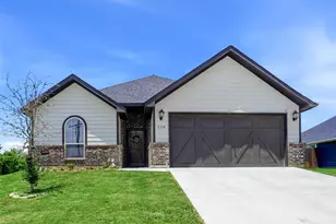 214 Clover Cir, Weatherford, TX 76086 - Photo 2