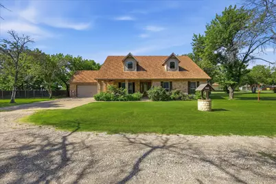 108 S Walnut Street, Roanoke, TX 76262 - Photo 1