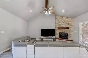 1466 Oakwood Dr, Stephenville, TX 76401 - Photo 8