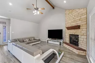 1466 Oakwood Dr, Stephenville, TX 76401 - Photo 4