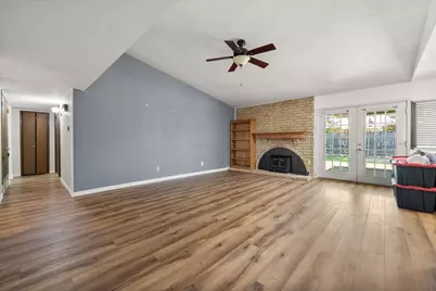 7009 Forestview Drive, Arlington, TX 76016 - Photo 6