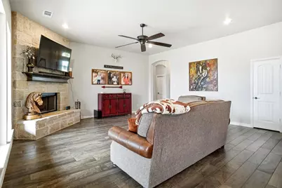 1027 Hope Court, Boyd, TX 76023 - Photo 4