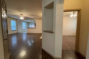 532 Baverton Ln, Fort Worth, TX 76052 - Photo 2