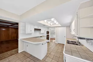 12708 Whispering Hills Dr, Dallas, TX 75243 - Photo 12