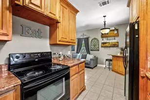 303 E Brockett St, Sherman, TX 75090 - Photo 24