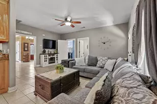 303 E Brockett St, Sherman, TX 75090 - Photo 16