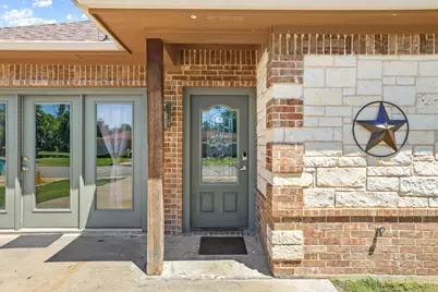 303 E Brockett Street, Sherman, TX 75090 - Photo 4