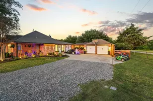 981 Co Rd 4918, Trenton, TX 75490 - Photo 8
