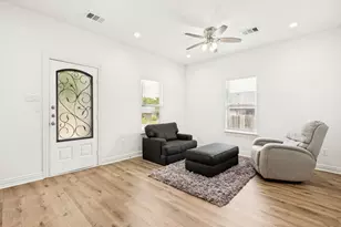 1028 Claude St, Dallas, TX 75203 - Photo 2