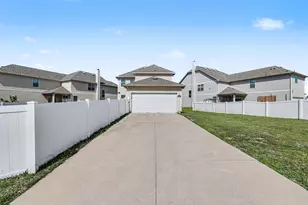 701 Whitemarsh Dr, Aubrey, TX 76227 - Photo 6