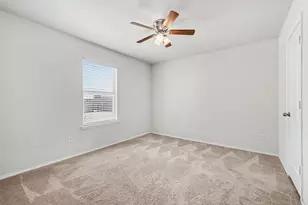 701 Whitemarsh Dr, Aubrey, TX 76227 - Photo 4