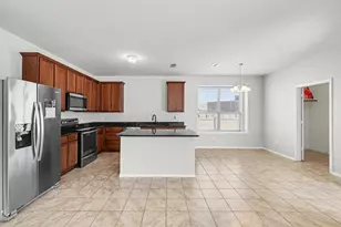 701 Whitemarsh Dr, Aubrey, TX 76227 - Photo 10