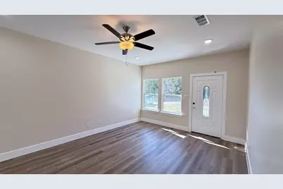 2615 Creekview Drive, Granbury, TX 76048 - Photo 2