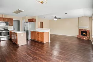 3365 Galaway Bay Dr, Grand Prairie, TX 75052 - Photo 6
