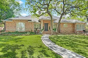 3716 Oakwood Dr, Grapevine, TX 76051 - Photo 1