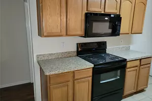 1934 Mosley Dr, Lancaster, TX 75146 - Photo 4