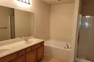 1934 Mosley Dr, Lancaster, TX 75146 - Photo 6