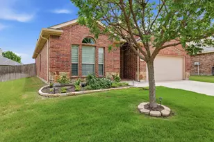 10856 Middleglen Rd, Fort Worth, TX 76052 - Photo 2