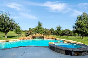 6509 Ladybank Ct W, Cleburne, TX 76033 - Photo 2